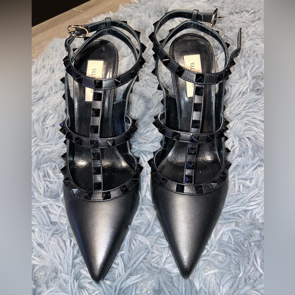 Valentino garavani caged slingback black tonal pumps